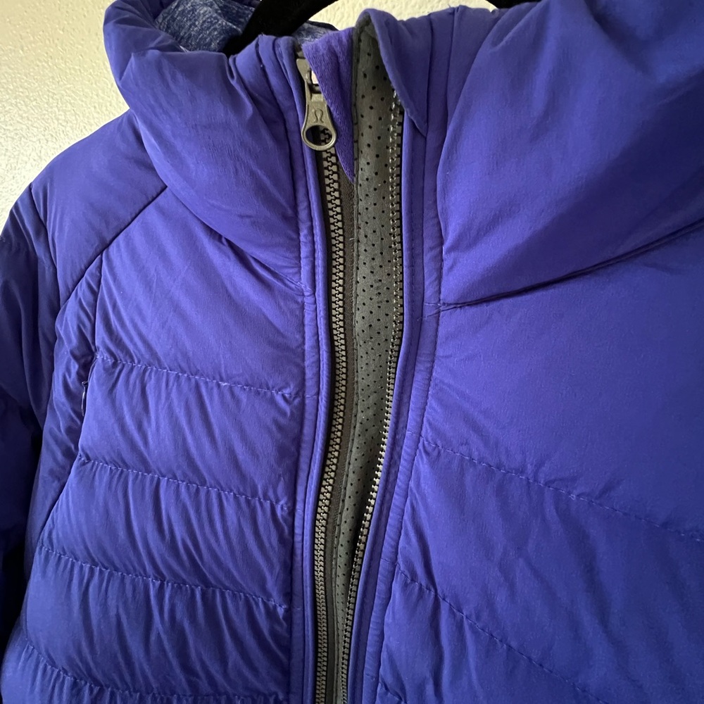 Lululemon Fluffed Up Down Jacket in Pigment Blue Size 10 - Picture 5 of 15